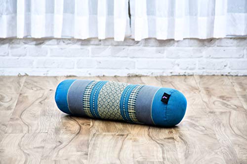 Leewadee Yoga Bolster pequeño – Cojín Alargado para Pilates y meditación, reposacabezas Hecho a Mano de kapok ecológico, 55 x 15 x 15 cm, Azul Claro