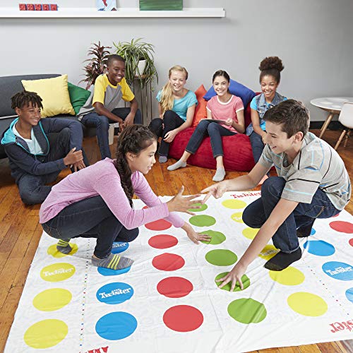 Twister Ultimate: Alfombrilla más Grande, más Puntos de Color, Familia, Juego de Fiesta para niños a Partir de 6 años; Compatible con Alexa (Exclusivo de Amazon)