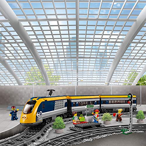 LEGO City - Tren De Pasajeros, Maqueta de Juguete Ferroviario con Control Remoto por Bluetooth, Incluye Minifigura del Maquinista y Varios Pasajeros (60197)