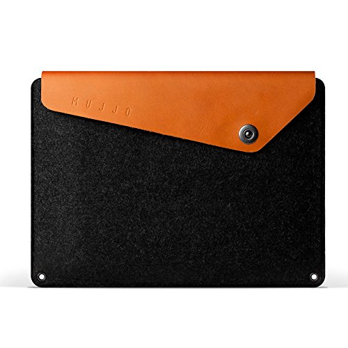 Mujjo Funda para MacBook de 12 Pulgadas, Fieltro de Lana Premium, Solapa de Piel auténtica con Cierre de botón a presión, Compartimentos de Almacenamiento, Bolsillo para Tarjetas (Bronceado)