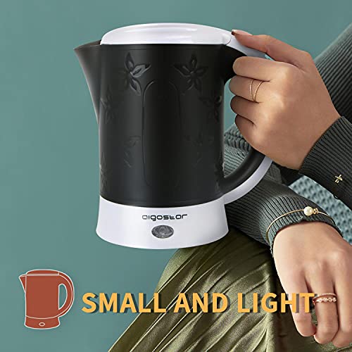 Aigostar Cooltravel Hervidor de Agua Compacto 0,6 Litros, Libre de BPA, 650W Hervidor Agua Pequeño, Apagado Automático, Protección Contra la Ebullición en Seco. Incluye dos tazas y dos cucharas, Negro