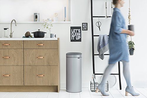 Brabantia Touch Bin Cubo de Basura, 30 litros, Acero Inoxidable, Gris Metalizado, 32 x 29.5 x 72 cm