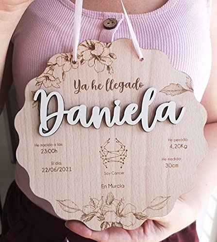 KARIVOO Placa madera natalicio personalizada con nombre, horóscopo, peso, medida, fecha y lugar de nacimiento bebé, regalo recién nacido niño y niña decorativo dormitorio birthday birth plate