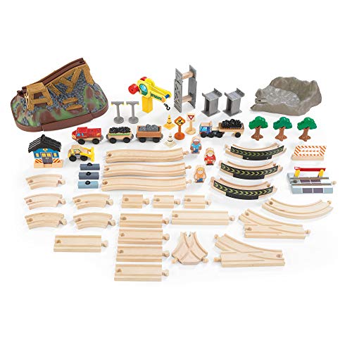 KidKraft Bucket Top Juego de tren con vía de madera para niños, vía clásica con grúa y accesorios incluidos 61 piezas, 17805