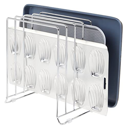 mDesign Soporte para bandejas de horno en metal – Compacto organizador de tapaderas para los armarios – Platero de cocina para guardar utensilios ahorrando espacio – plateado