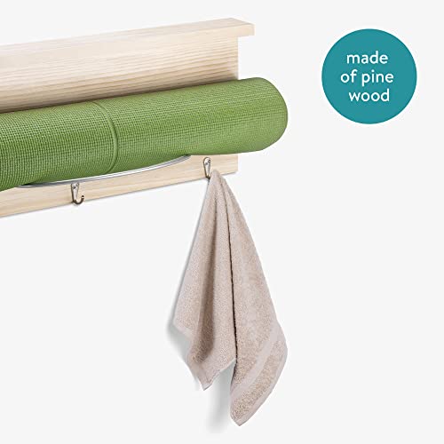 Navaris Soporte de Pared para Esterilla de Yoga - Estantería de Madera para Colocar colchoneta Antideslizante de Pilates Gimnasio - con 3 colgadores