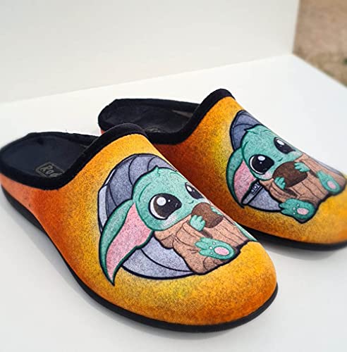 Zapatillas casa unisex Baby Yoda fan art- by Maria Latorre - Garantía de Calidad 42