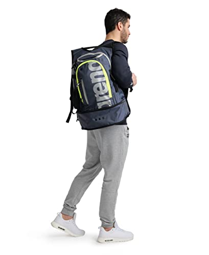 arena Fastpack 3.0 Bolsa Deportiva para Natación, Playa, Gimnasio y Deporte, Bolsa de Viaje de Tejido Hidrófugo con Tirantes Acolchados, Compartimento para Zapatos y Ropa Mojada, 40 L