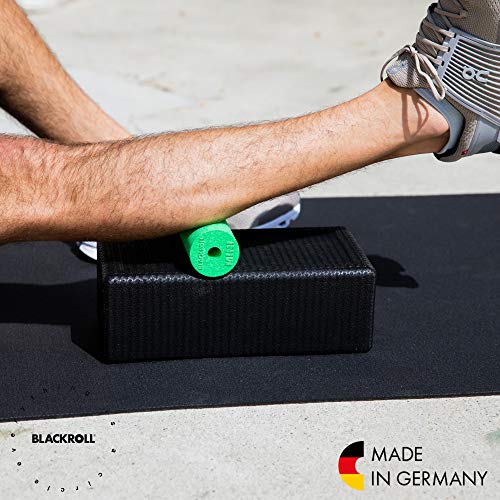 BLACKROLL® Mini rollo de fascia (15 x 5 cm), pequeño rodillo de fitness para automasaje, práctico rodillo de masaje para viajes, oficina o gimnasio, dureza media, fabricado en Alemania, gris