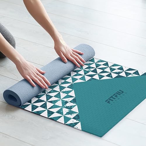 Fitfiu Fitness KITWELL-601 - Pack de 6 Accesorios Yoga y Pilates Color Azul Que Incluye Esterilla, aro, Bloque, masajeador de pie, Barra de Masaje y Correa de Yoga, Diseño único geométrico