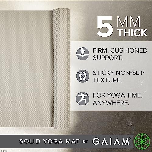 Gaiam Esterilla de yoga de color sólido antideslizante para todo tipo de yoga, pilates y entrenamientos de suelo, arenisca, 5 mm