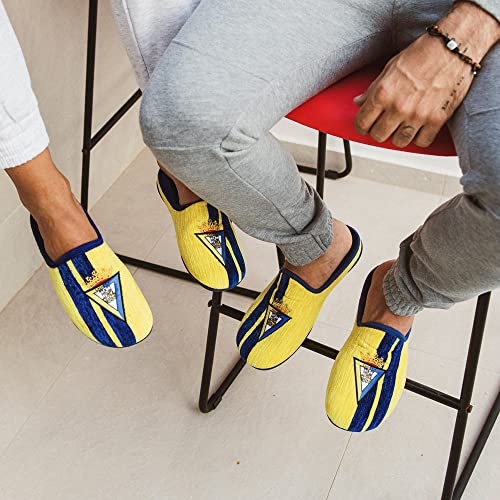 MARPEN SLIPPERS, Zapatillas de Casa de Invierno Oficiales del Cádiz CF de Fútbol para Hombre o Mujer, Amarillas y Azules con Escudo, Talla 40 41