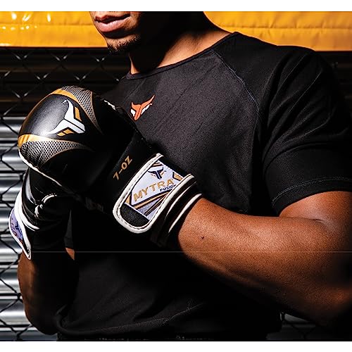 Mytra Fusion Guantes MMA con Palma Abierta y muñequera Ajustable, guantillas MMA para Sparring, Grappling, Cage Fighting, Deportes de Combate, Saco de Boxeo y Artes Marciales (Black Gold, S/M)