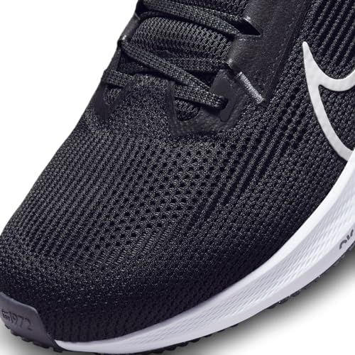 NIKE Air Zoom Pegasus 40, Sneaker Hombre, Black/White-Iron Grey, 44 EU