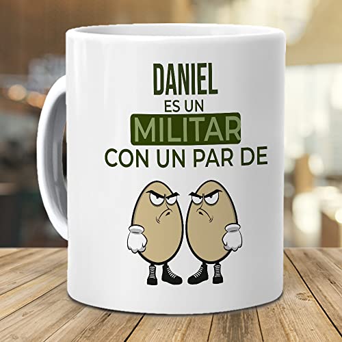 Taza personalizada con texto. Regalo original. El militar... mola un huevo. Haz un regalo único