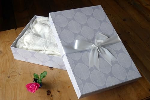 Wedding Dress Box Company Caja DE Almacenamiento para Vestido DE Boda 'DISEÑO Scandi Leaf (Classic 75 x 50 x 15 cm) Material con un pH Neutro Incluye Papel de Seda Libre de ácido. En Stock