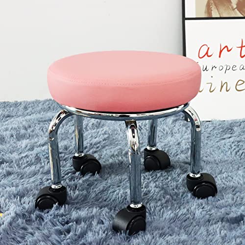 WKWKER Pequeño taburete rodante PU Cuero 360 ° Giratorio Taburetes redondos bajos con ruedas giratorias universales para masaje en el hogar Jardín Oficina Garaje Tienda Fitness Sport, H: 31.5cm (Rosa)