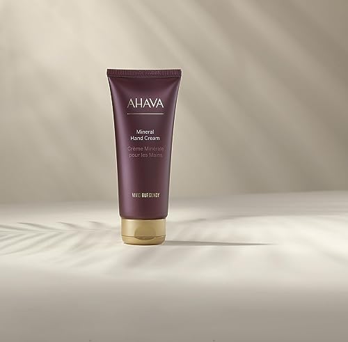 AHAVA Vivid Burgundy Mineral Hand Cream 100ml - Mezcla Exclusiva de Minerales Del Mar Muerto que Hidratan y Calman Las Manos Secas Haciéndolas Suaves y Flexibles.