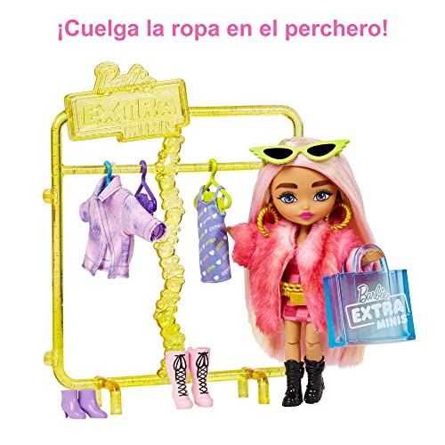 Barbie Extra Minis Boutique Set de juego portátil con muñeca pequeña y accesorios y looks de moda, juguete +3 años (Mattel HHN15)