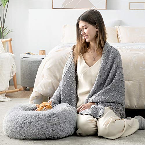 Bedsure Cama Gato Antiestres Invierno - Cama Perro Pequeño con Felpa Suave, Cojin Mascota de Pelo Relajante y Lavable,Gris Claro,50x50CM