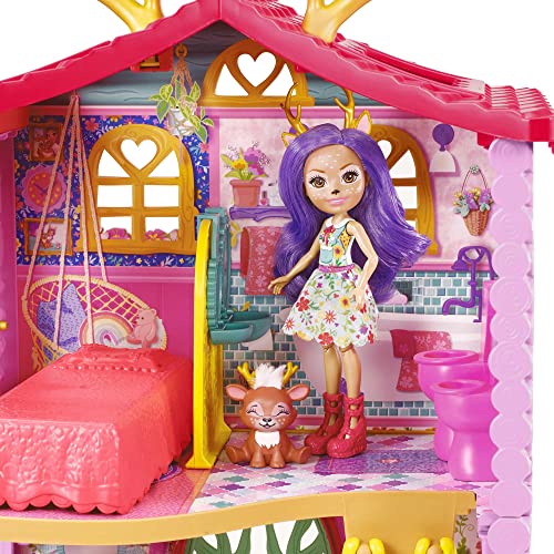 Enchantimals Casa Ciervo 2.0 con Danessa Deer Muñeca con casa de juguete, mascota y accesorios, regalo para niñas y niños +4 años (Mattel HFC41)