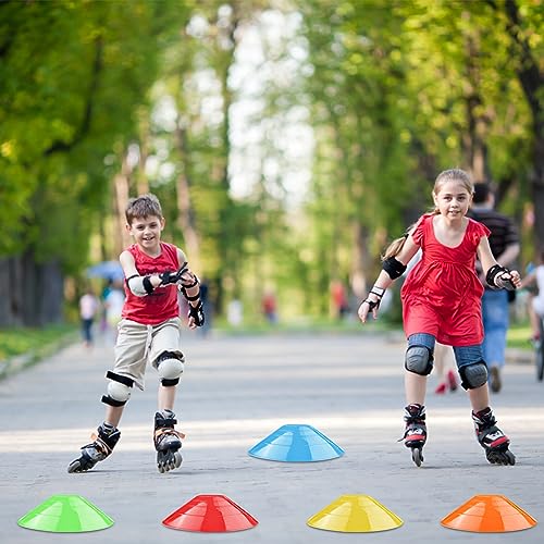 Fousenuk 50 Piezas Conos Entrenamiento, Conos Marcadores con Hebilla, Bolsillos de Malla, Conos Agilidad Redondos, Conos de Disco para Entrenamiento de Fútbol, Marcado de Canchas (5 Colores)