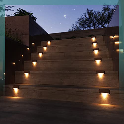 GIGALUMI 12 luces solares para cubierta, acabado de bronce, impermeable, lámpara solar LED para caminos al aire libre, patio, escaleras, escalones y vallas. (Blanco cálido)