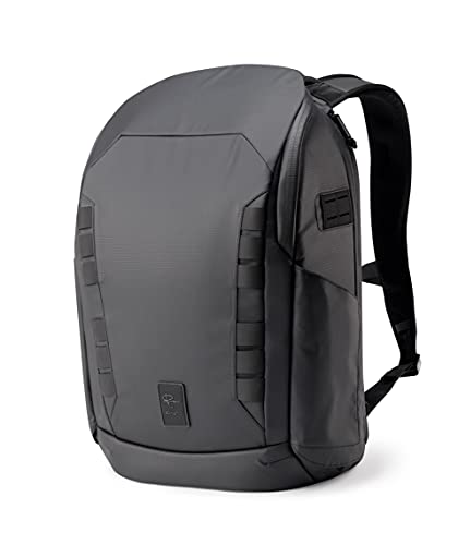 Gomatic Peter McKinnon Daypack + Large Cube | Mochila para Cámara | Mochila de Viaje | Mochila de Día | Equipaje de Mano | Impermeable - Incluye 1 Caja Organizadora Peter McKinnon Large Cube