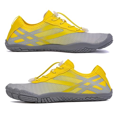 Gugifcto Zapatos de Agua Hombre Mujer Escarpines de Playa Zapatos de Natación de Secado Rápido Barefoot Zapatillas Adecuado para la Gym Asfalto Playa Montaña GreyYellow 36 EU