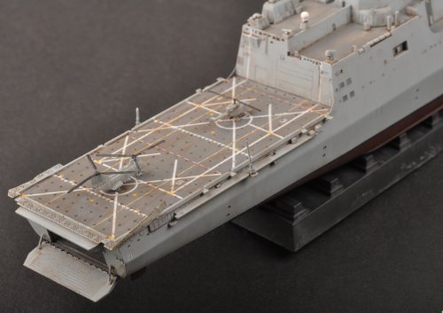 Hobby Boss - Barco de modelismo escala 1:700 [Importado de Alemania]