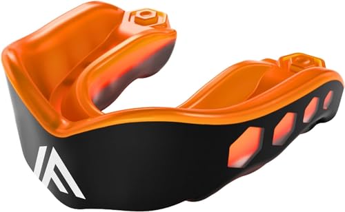 IRON FIGHTER Protector Bucal Boxeo Adultos Naranja/Negro - Protector Dientes de Gel Adaptable Cómodo, Protector Bucal Artes Marciales Boxeo Inglés MMA Rugby Hockey Judo Lucha Karate BJJ Kick Boxing