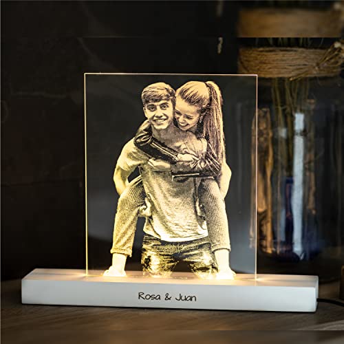 Lámpara Personalizada con tu Foto | Foto Central | Luz LED Incluida + Interruptor Táctil | Soporte de Madera Grabado | Ideal para Regalar a tus Amigos, Pareja y Familiares