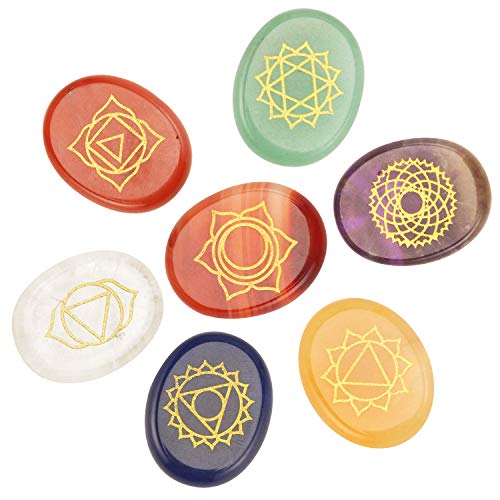 LQKYWNA Cristales Curativos - 7Pcs Chakra Reiki Grabado Pebble Piedras Talladas Oro Caracteres Piedras Pulidas para El Equilibrio Holístico Cuidado De La Salud