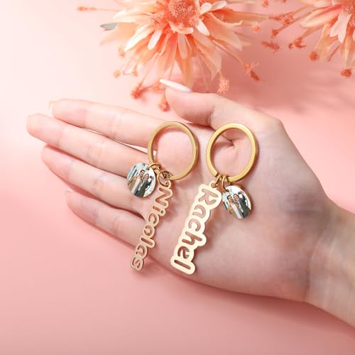 MeMeDIY Personalizada de Acero Inoxidable Juego de Llavero 2PCS Corazón Rompecabezas con Fecha Etiqueta Redonda Grabado Foto Corte Llavero con Nombre Memorial Regalo Para Mujeres Pareja Amigo (D3)