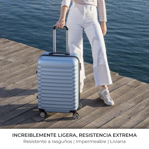 NUMADA - Maleta de Viaje Cabina Upfly 20' ABS (53x33,5x22cm) con Cierre de Combinación y 4 Ruedas Dobles 360. Maleta de Mano Rígida Resistente, Ligera con Interior Compartimentado | Azul Claro