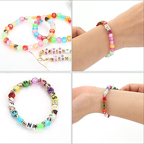 Prasacco 850 cuentas de letras acrílicas con números cuadrados del alfabeto, cuentas de letras coloridas para hacer joyas, llaveros, manualidades, collar, decoración de pulseras