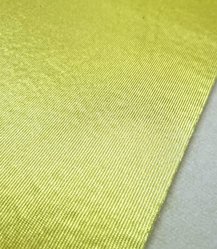 Tela con Foam para carnaval color amarillo y también utilizado como estabilizador para costura y manualidades. Tejido con ancho de 150cm se vende a metros